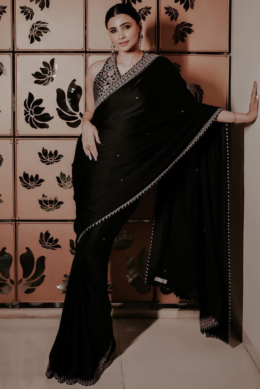 Daisy Shah in Raina saree set