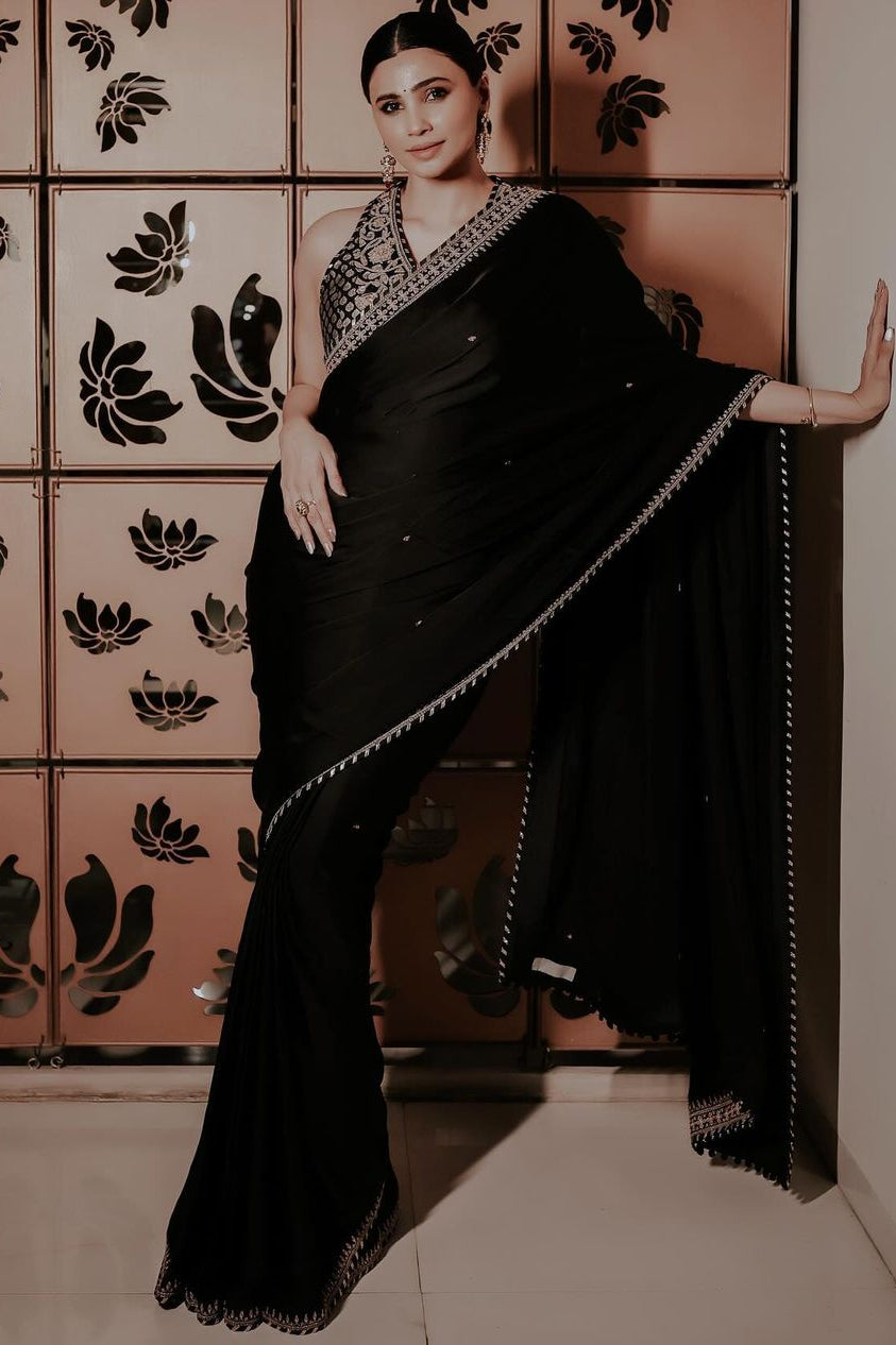 Daisy Shah in Raina saree set