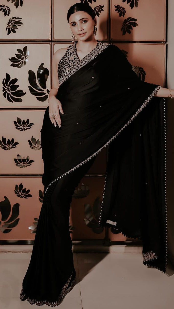 Daisy Shah in Raina saree set