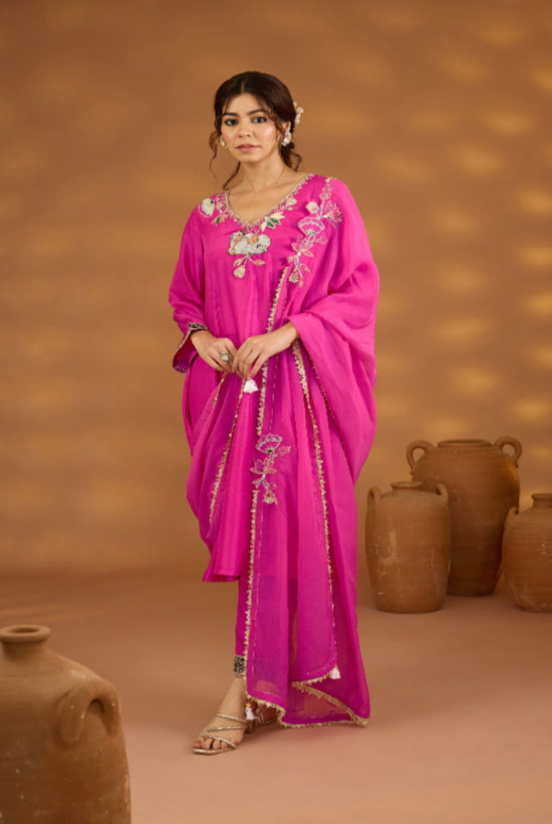 Gulabi Kamal suit set