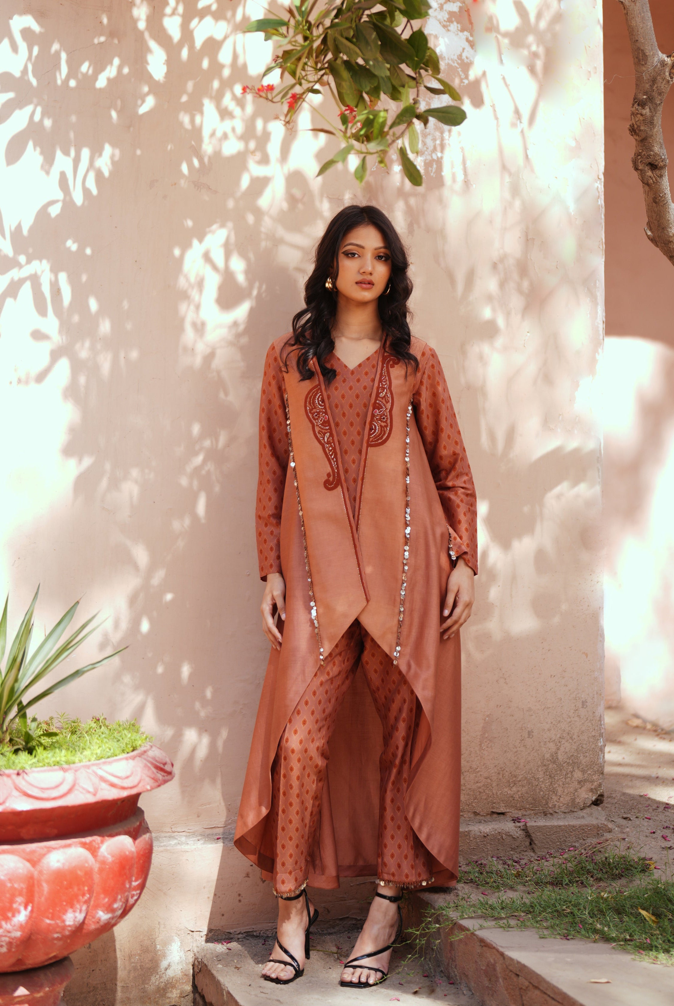 Avni Shrug Kurta Set