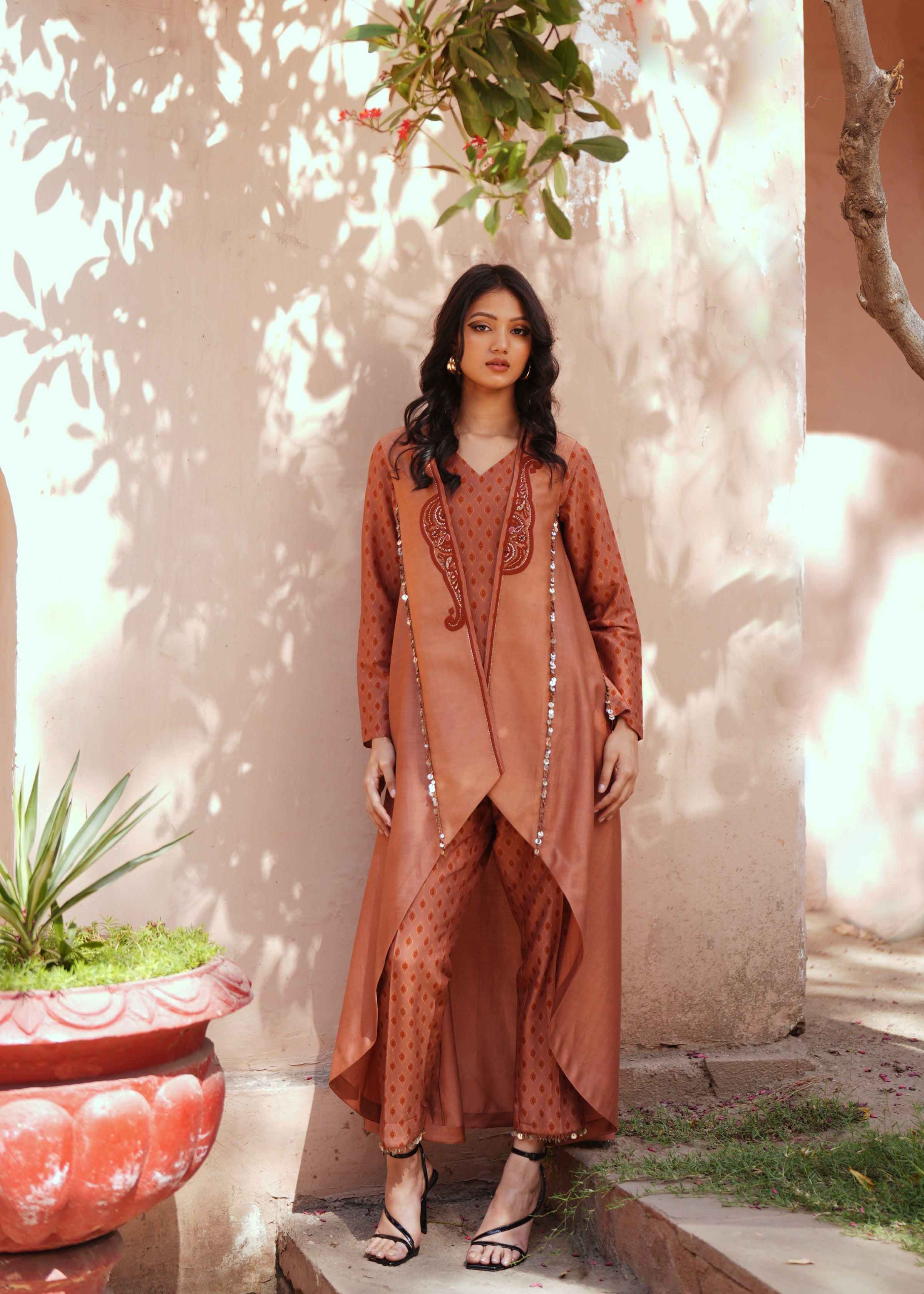 Avni Shrug Kurta Set