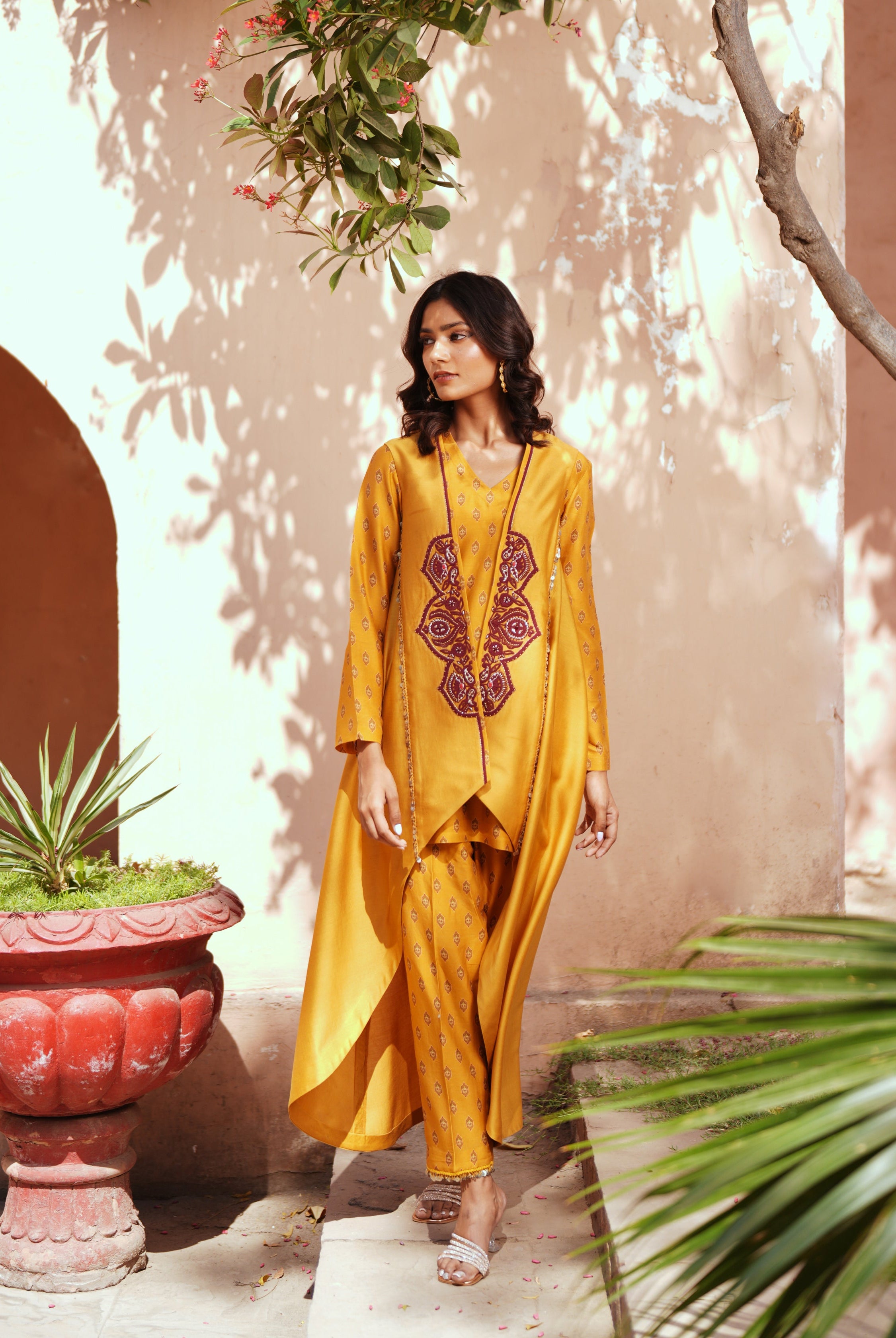 kanak Shrug Kurta Set