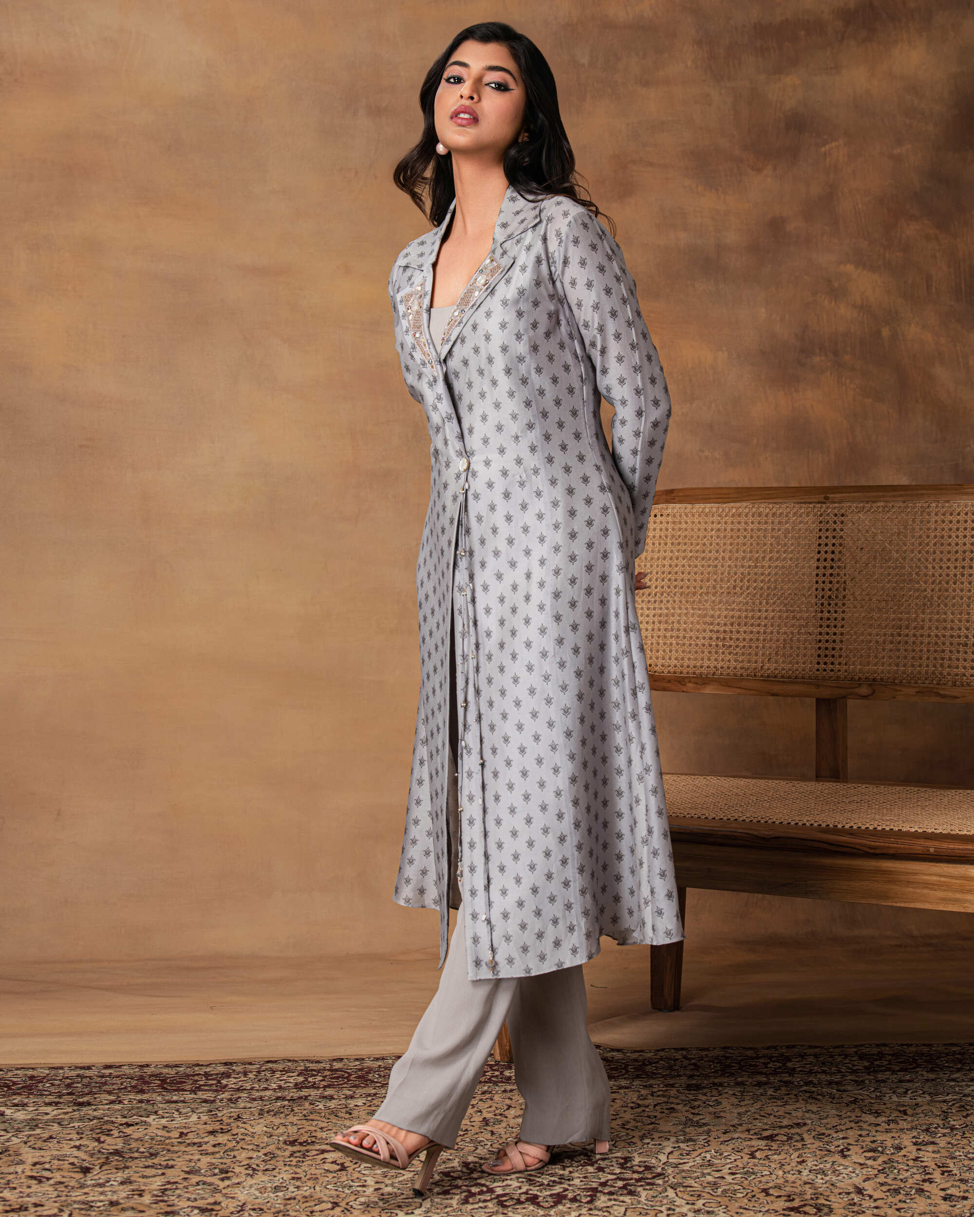 Chaand Grey Printed Booti Chanderi Jacket Style Kurta Set – Left Side View