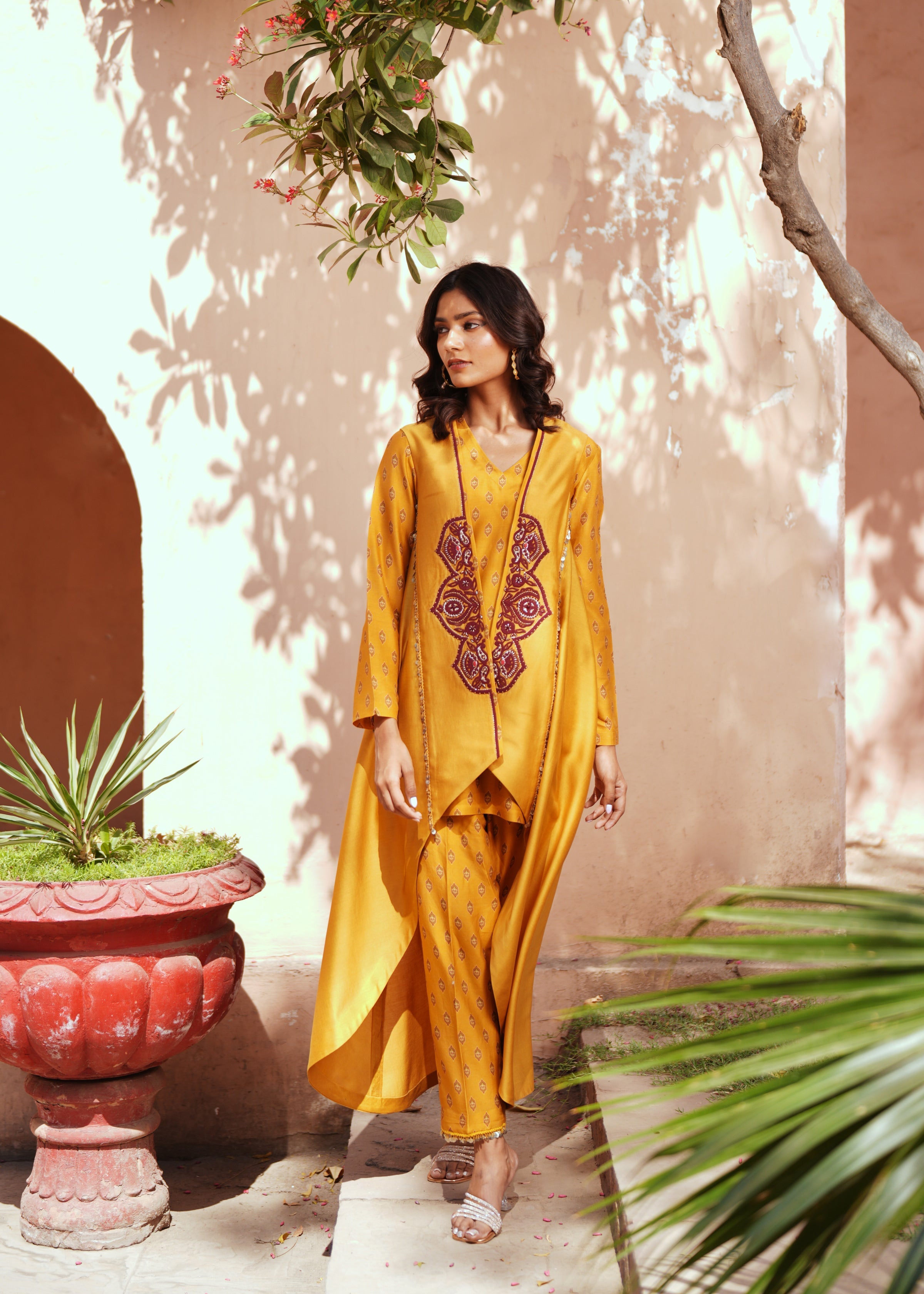 kanak Shrug Kurta Set