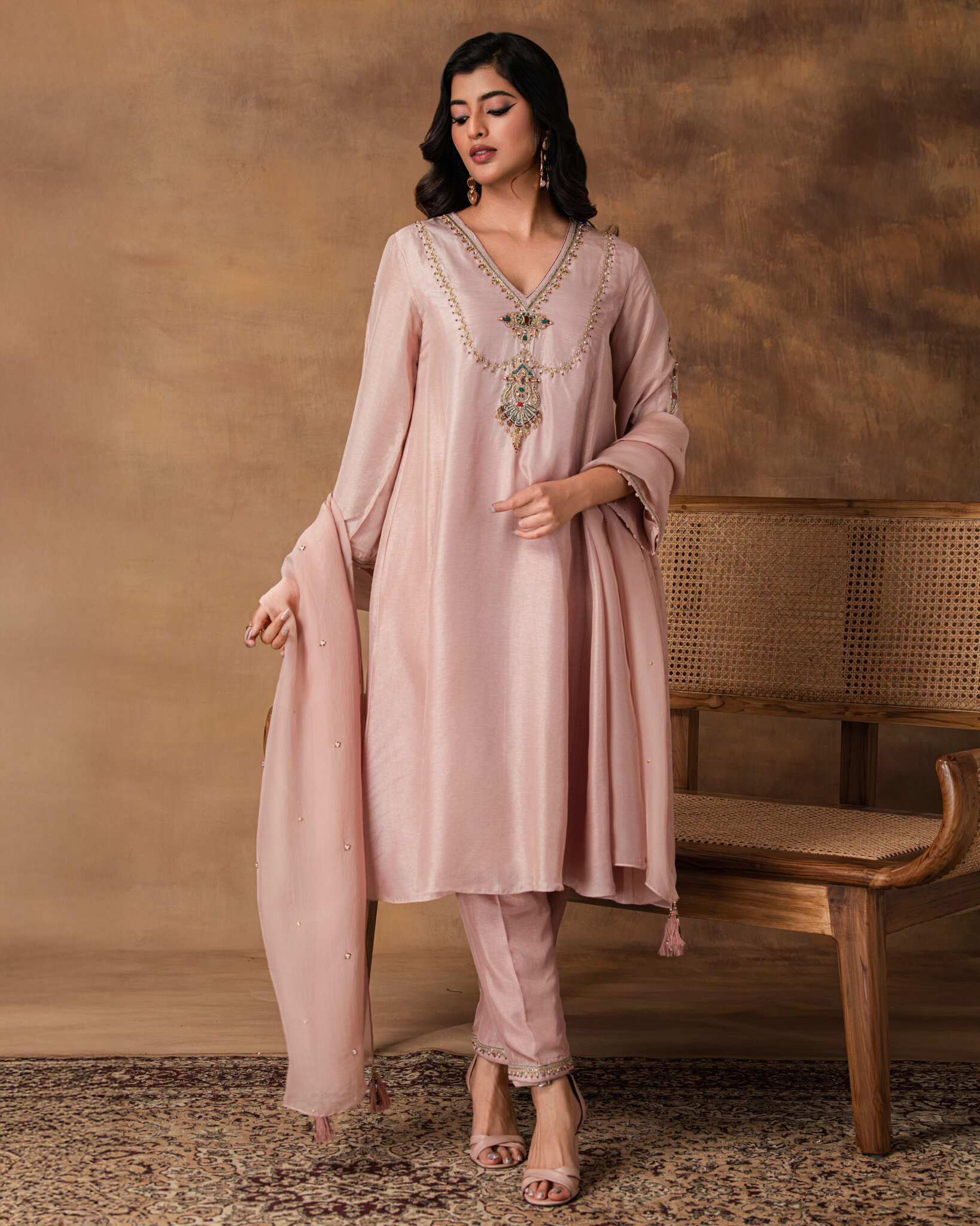 Swarn Pastel Pink Silk Embroidered Kurta Set with Organza Dupatta – Side View