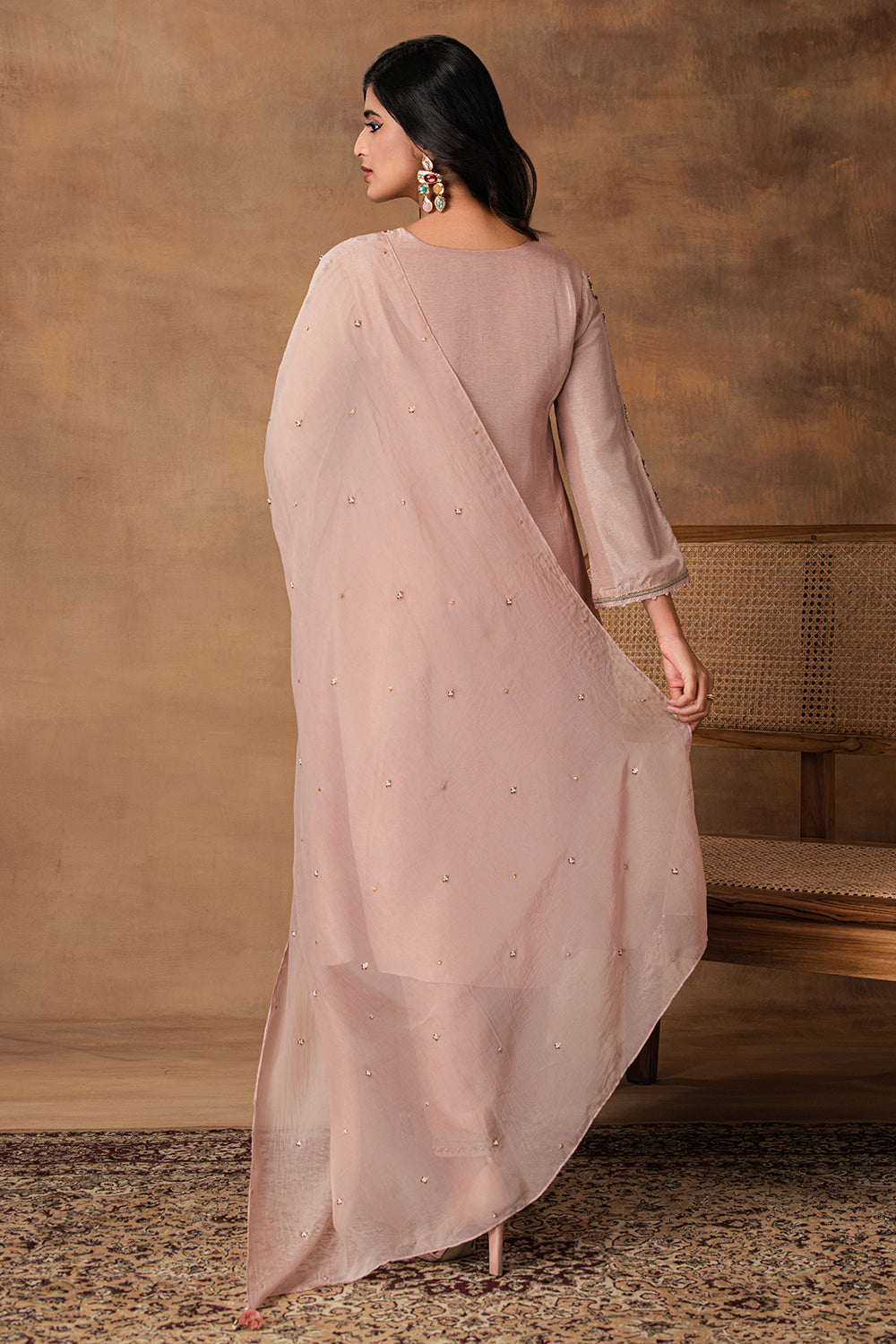 Swarn Pastel Pink Silk Embroidered Kurta Set with Organza Dupatta – crossed View